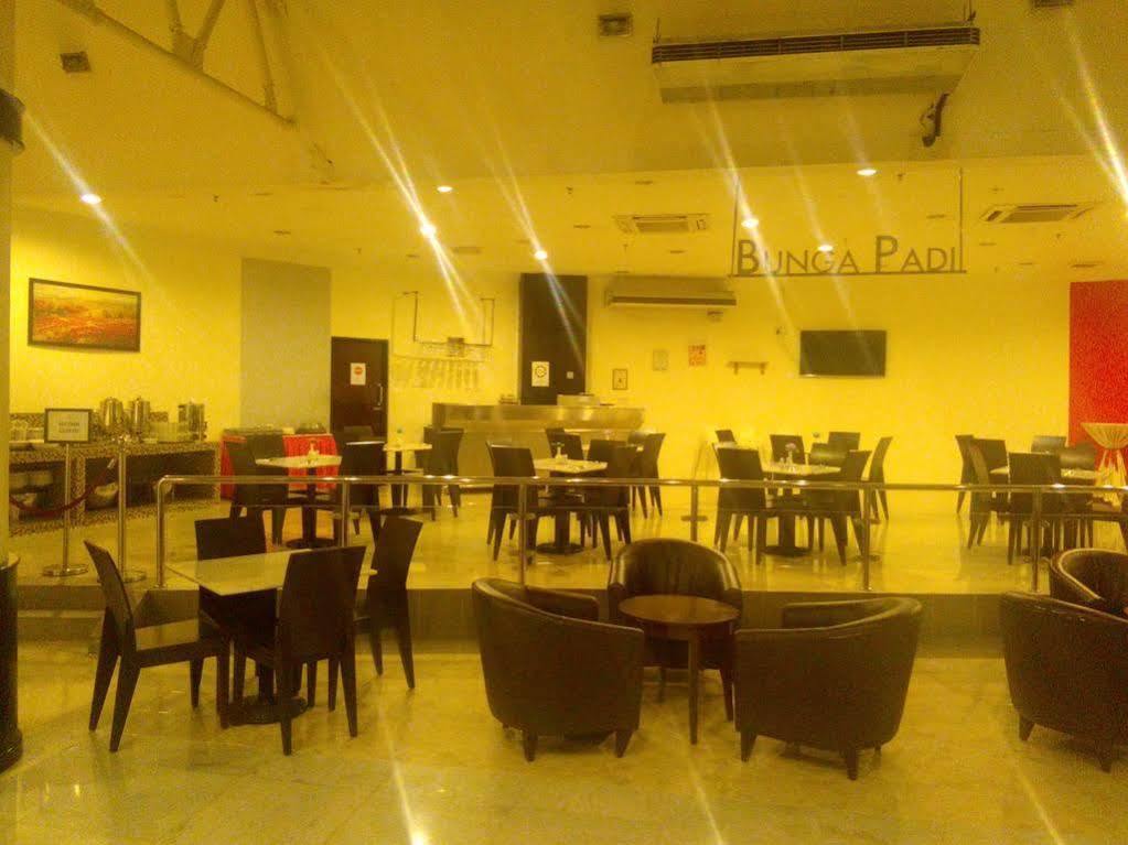 柔佛新山苏利亚尔雅酒店 外观 照片